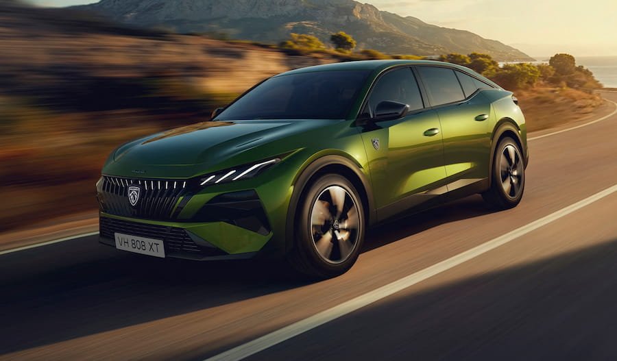 PEUGEOT E-408 ile WOW Etkisini Elektriğe Taşıyor